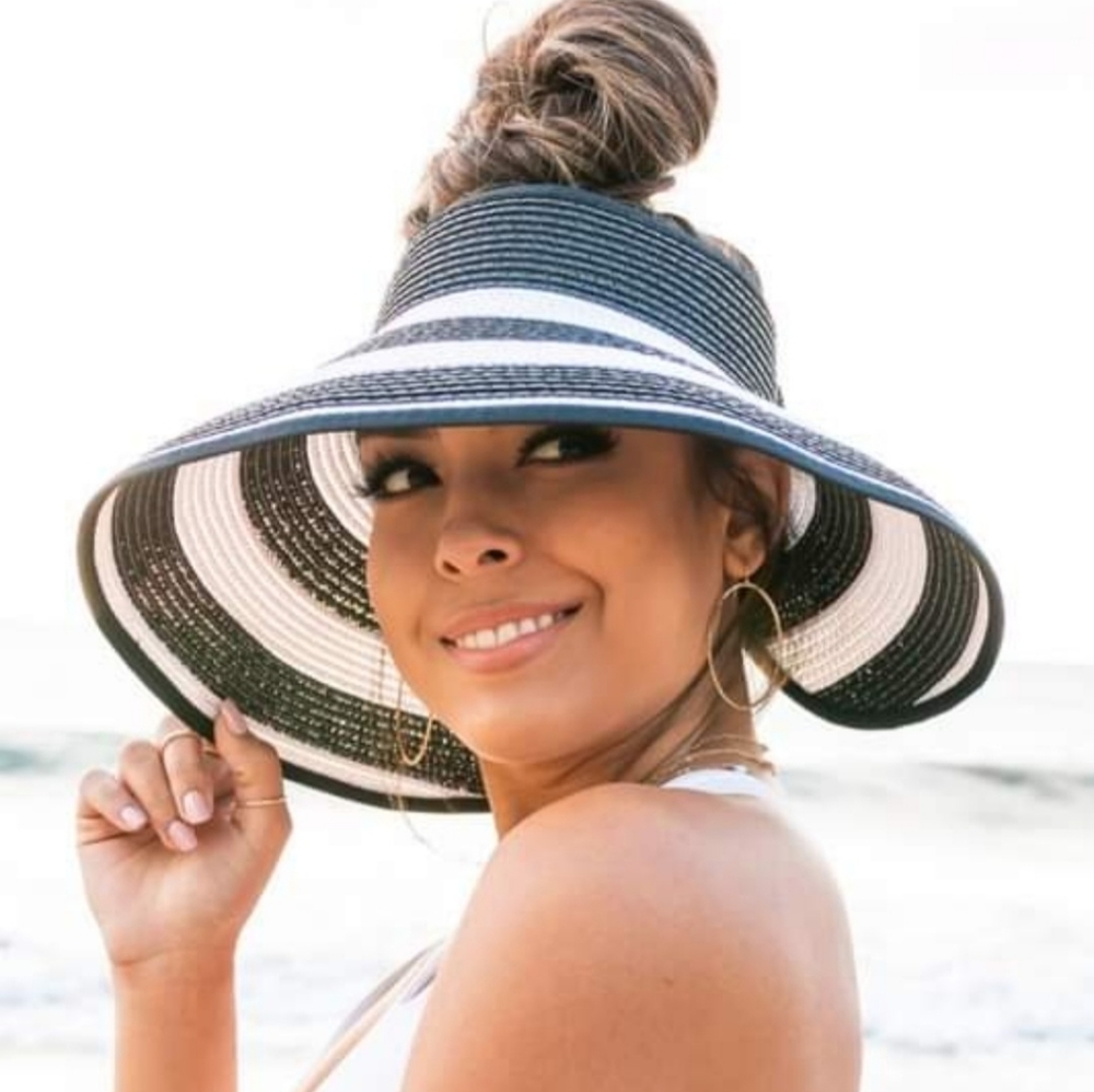 Roll a Beach Hat NWT 👒